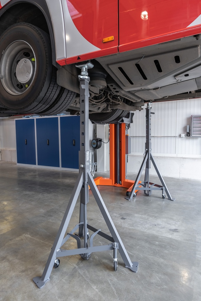 FINKBEINER HS08LRFVSV SÄÄDETTÄVÄ AKSELIPUKKI 8.2T 1360-2140MM HIENOSÄÄTÖRUUVILLA JA APUJOUSELLA 