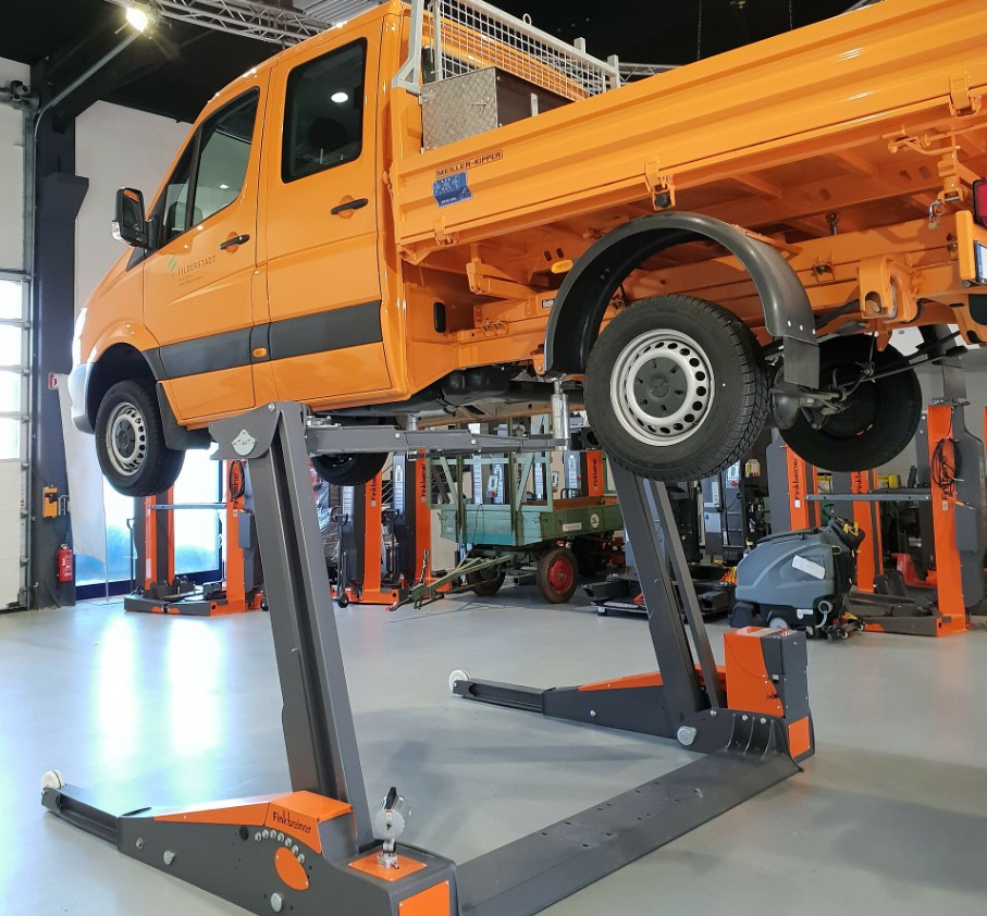 FINKBEINER FHB3500-DC SIIRRETTÄVÄ 2-PILARINOSTIN