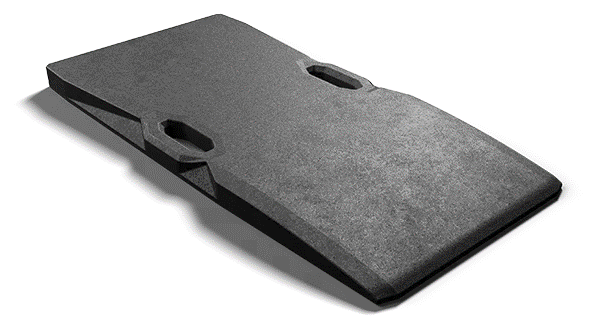 NOUSURAMPPI 1000 X 480 X 50 MM SAKSINOSTIMILLE KAHVALLINEN