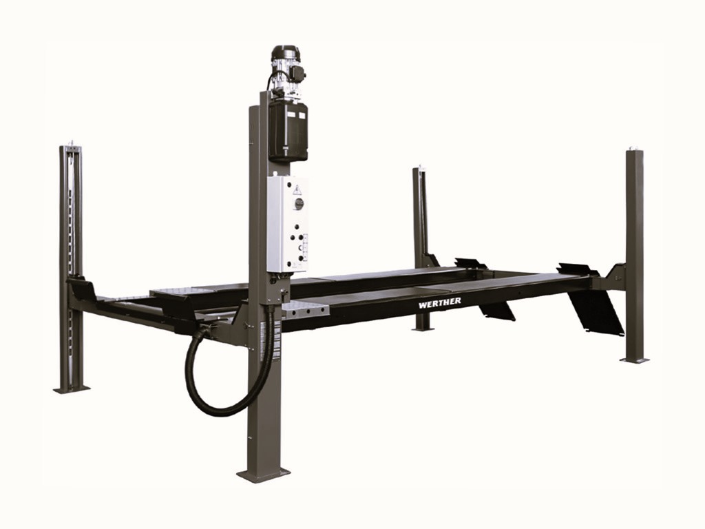NF-LINE 4-PILARINOSTIN 5500 KG – SUUNTAUSMALLI, 6,0 M × 520 MM AJOSILLAT JA PNEUMAATTISESTI LUKITTUVAT TAKALIUKULEVYT