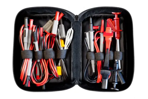 PEAKTECH® 8200 MITTAJOHTOSARJA LAUKUSSA