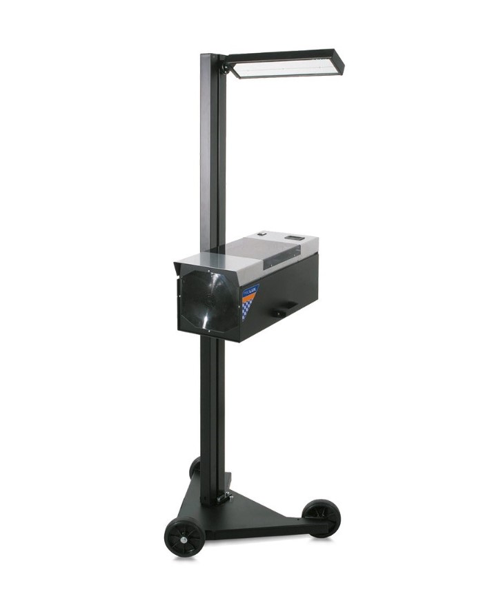 WOLF VALOJEN SUUNTAUSLAITE  LUX MITTARILLA JA POLYCARBONAATTI LINSSILLÄ