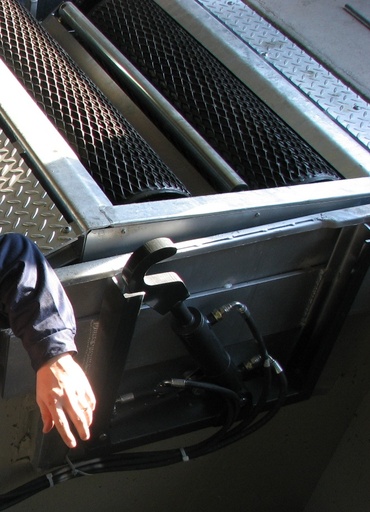 [80040180] DYMAC H80E KUORMITUSLAITE RADIOKAUKO-OHJAIMELLA